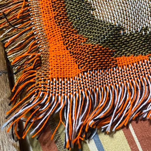 San Francisco Giants Bear Throw Blanket - Orange - Picture 4 of 9